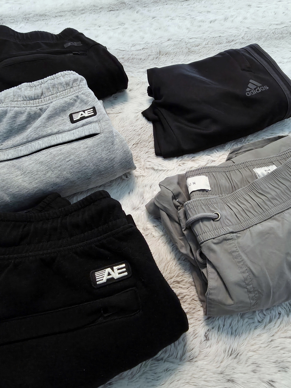 Bundle Of 5 -American Eagle PacSun ADIDAS Pants - mens SMALL